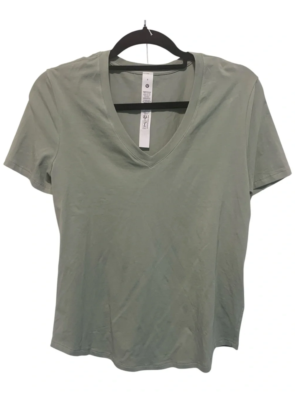 41. NWT Lululemon love v-neck short sleeve Size 6